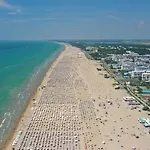 Renovated Flat Next To The Beach-beahost