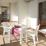 Renovated Flat Next To The Beach-beahost Lejlighed *