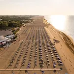 Renovated Flat Next To The Beach-beahost Lejlighed *