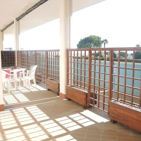 Apartment Renovated Flat Next To The Beach-beahost *