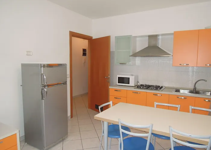 Διαμέρισμα Renovated Flat Next To The Beach-beahost